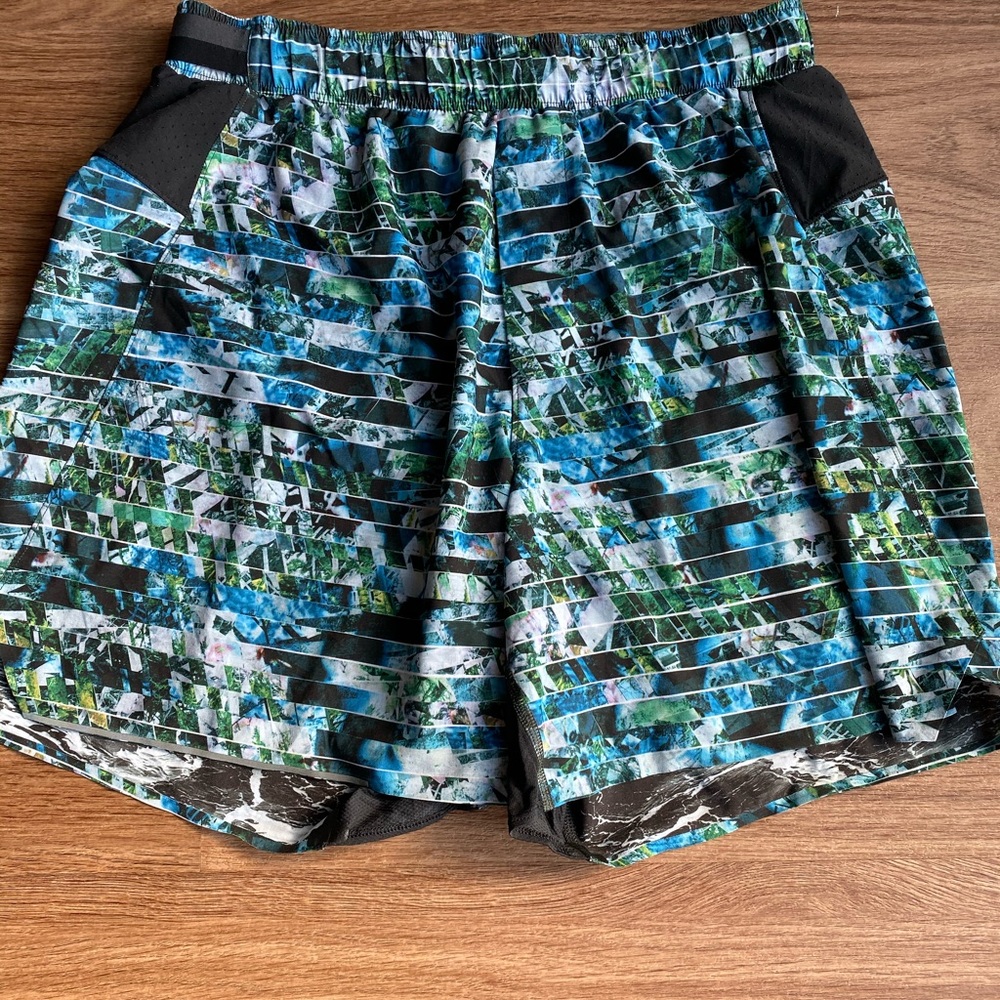 Lululemon Athletica Seawheeze Mens Shorts